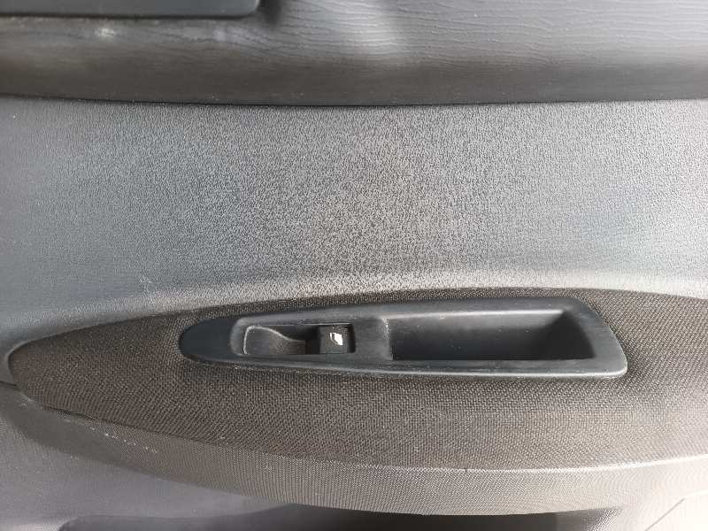 ELEVALUNAS TRASERO DERECHO