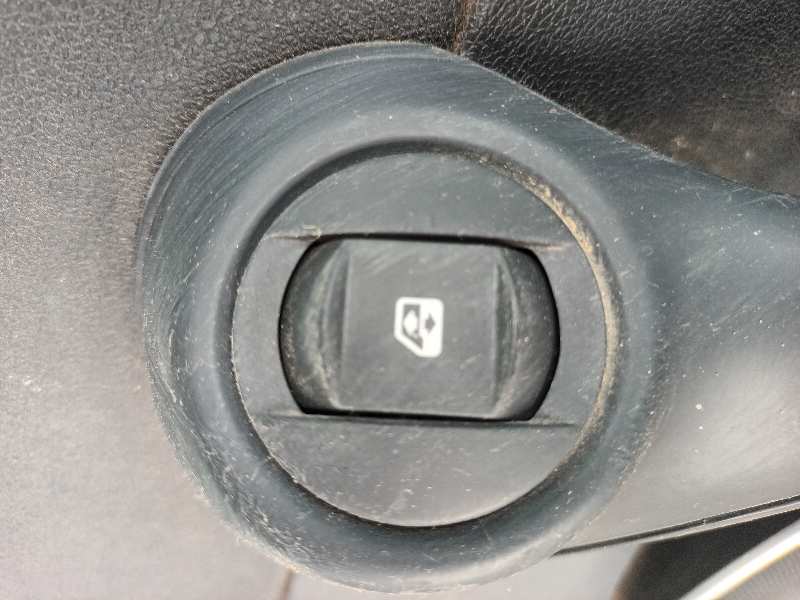 MANDO ELEVALUNAS DELANTERO DERECHO