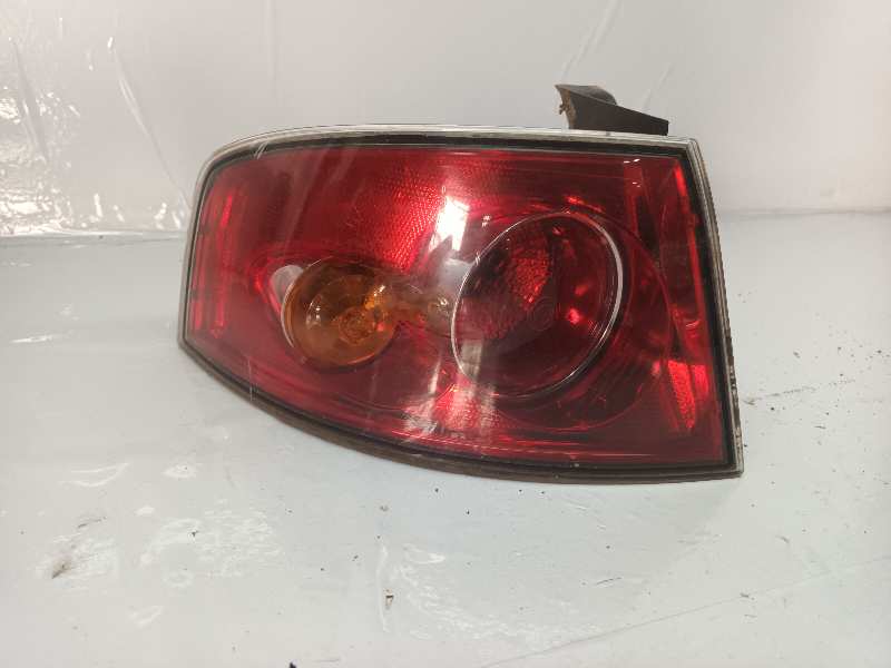 PILOTO TRASERO IZQUIERDO