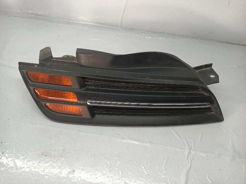 REJILLA PARAGOLPES DERECHA