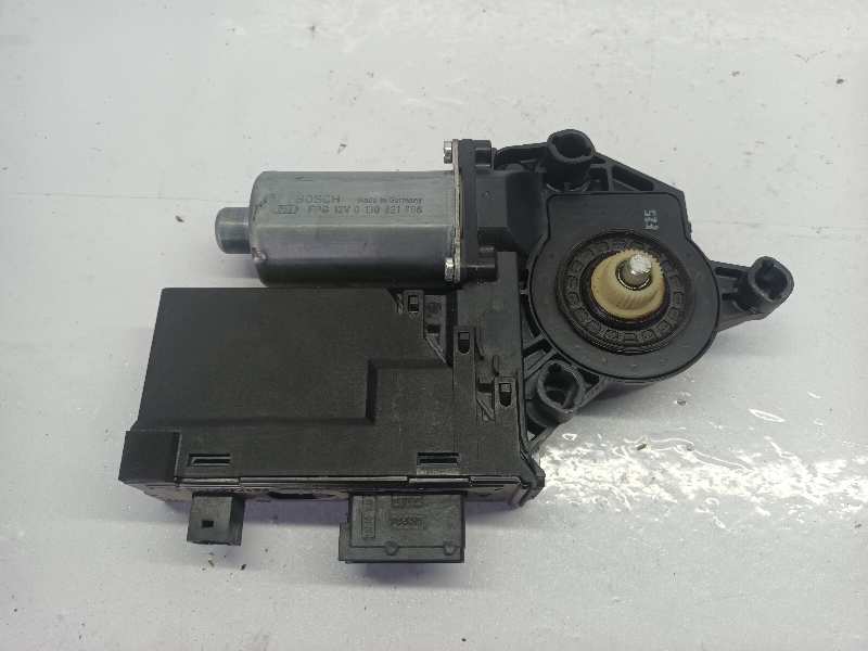 MOTOR ELEVALUNAS DELANTERO DERECHO