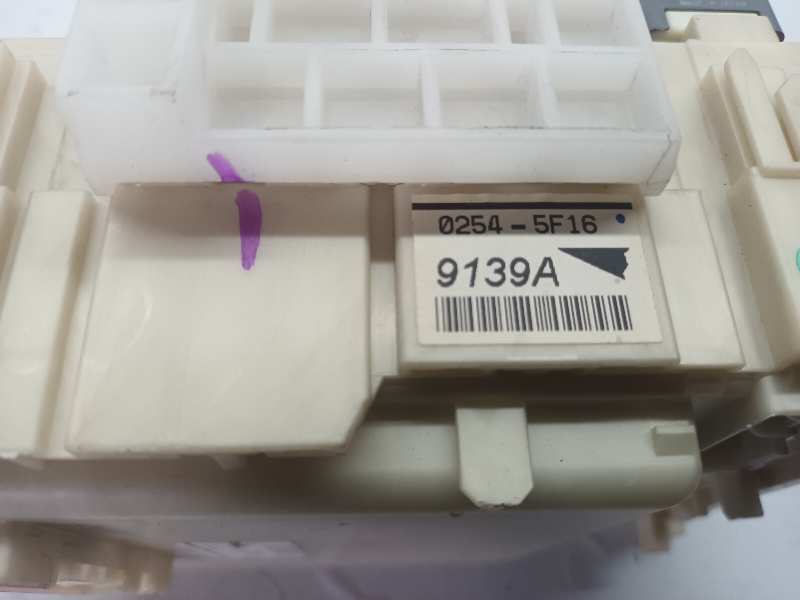 CAJA RELES / FUSIBLES