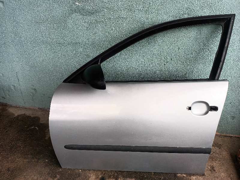 PUERTA DELANTERA IZQUIERDA