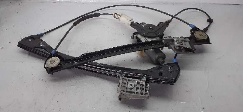 ELEVALUNAS DELANTERO DERECHO