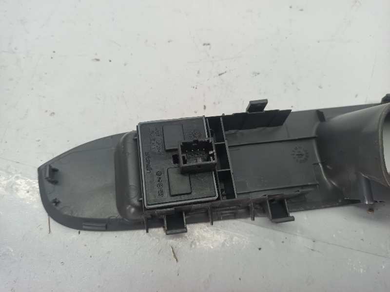 MANDO ELEVALUNAS DELANTERO IZQUIERDO 