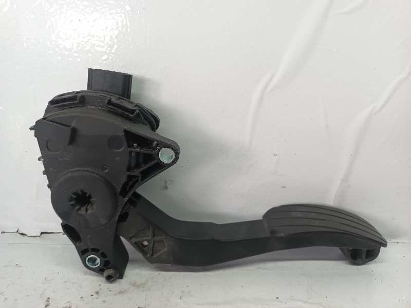 PEDAL ACELERADOR