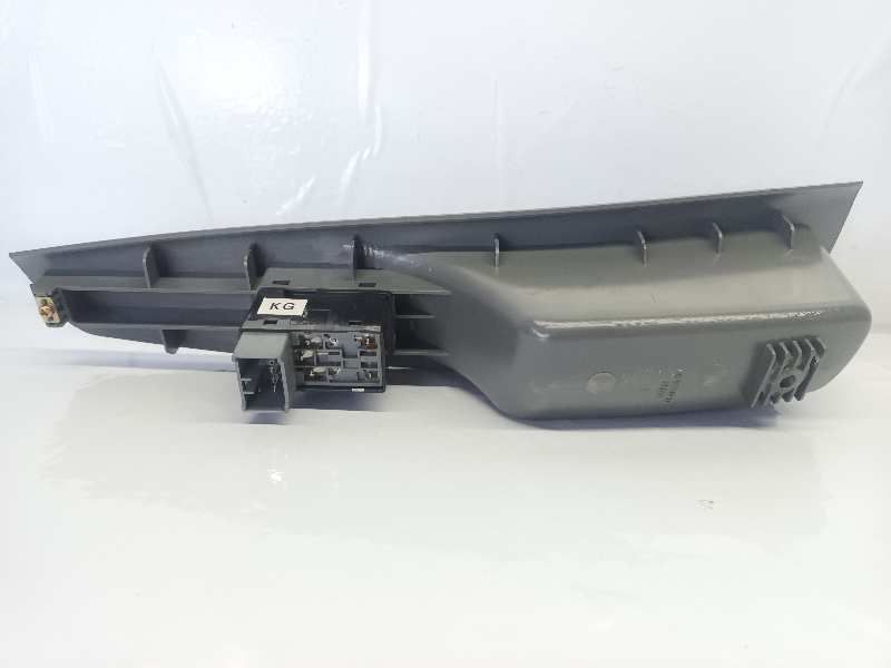 MANDO ELEVALUNAS DELANTERO DERECHO