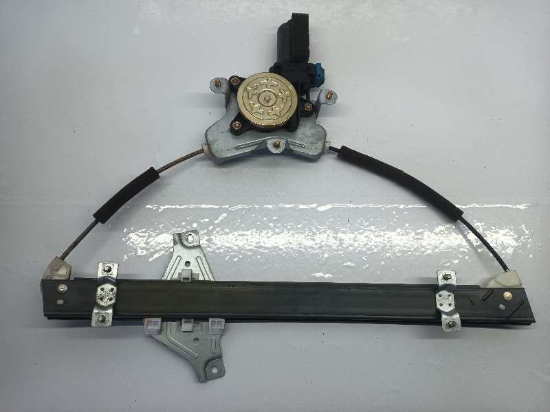 ELEVALUNAS DELANTERO DERECHO