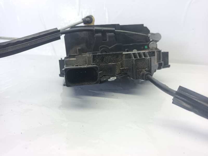 CERRADURA PUERTA DELANTERA IZQUIERDA 