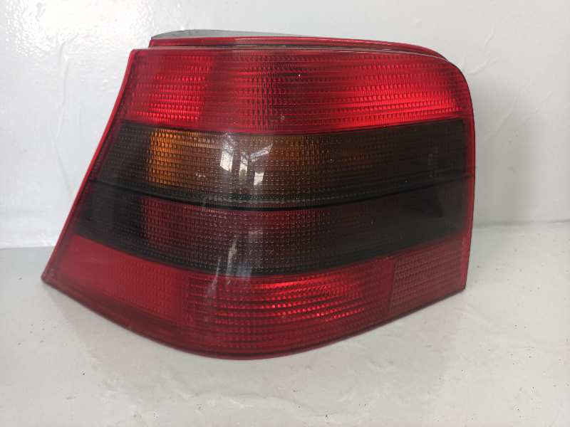 PILOTO TRASERO DERECHO