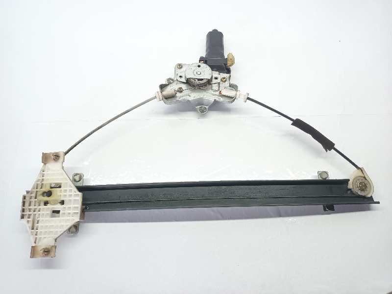 ELEVALUNAS DELANTERO DERECHO