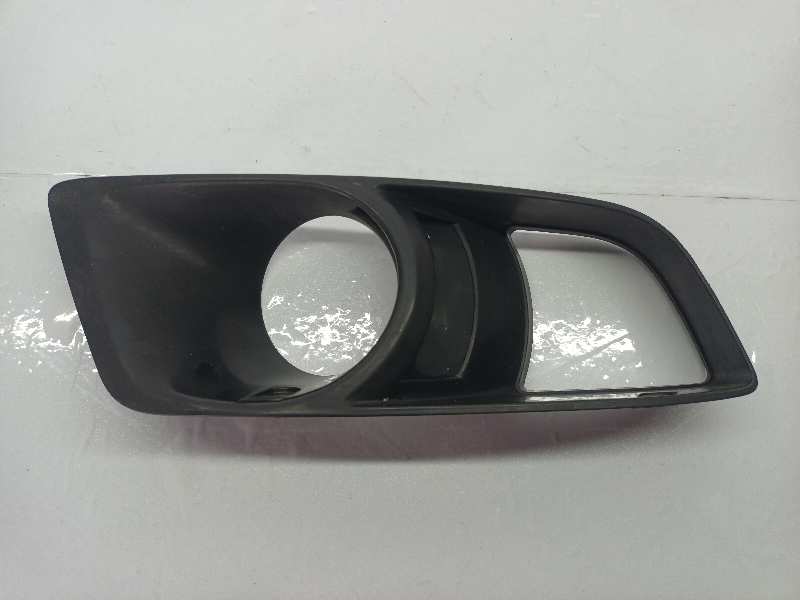 REJILLA PARAGOLPES IZQUIERDA