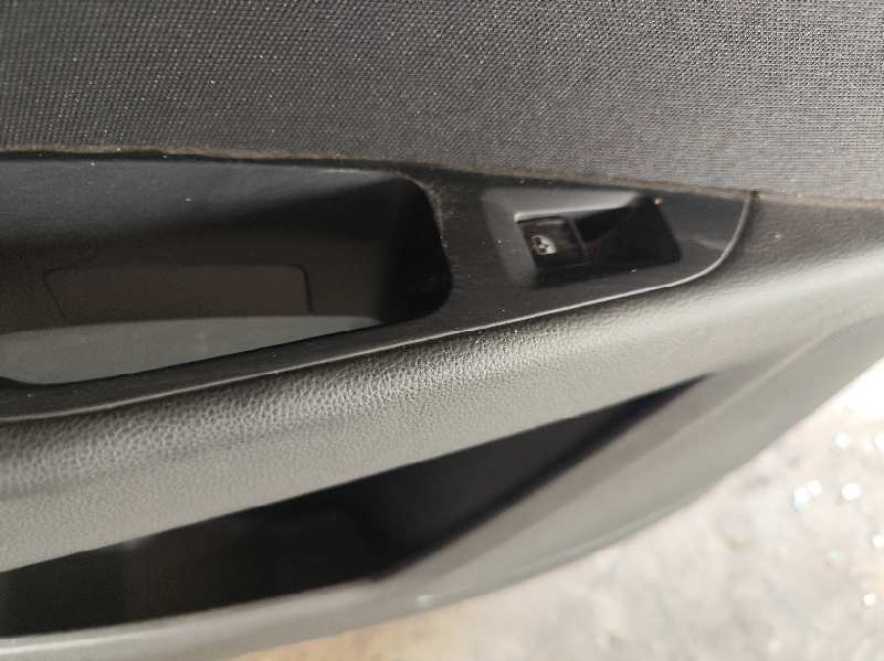 MANDO ELEVALUNAS TRASERO IZQUIERDO