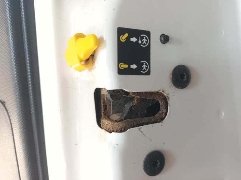 CERRADURA PUERTA TRASERA IZQUIERDA 