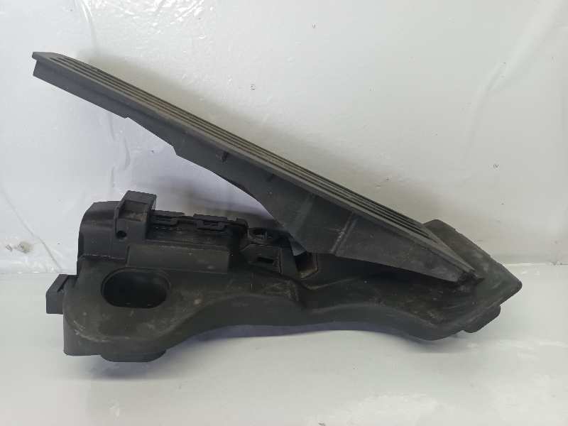 PEDAL ACELERADOR