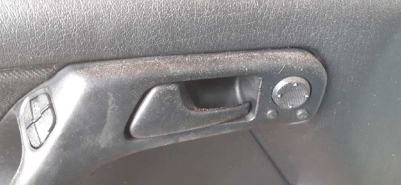 MANETA INTERIOR DELANTERA IZQUIERDA