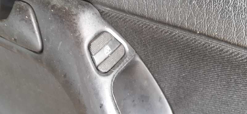 MANDO ELEVALUNAS DELANTERO DERECHO