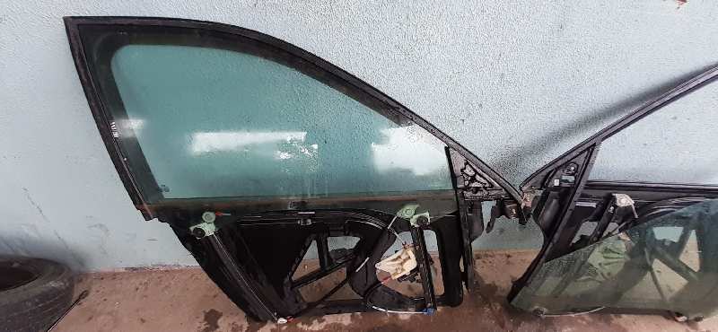 ELEVALUNAS DELANTERO DERECHO