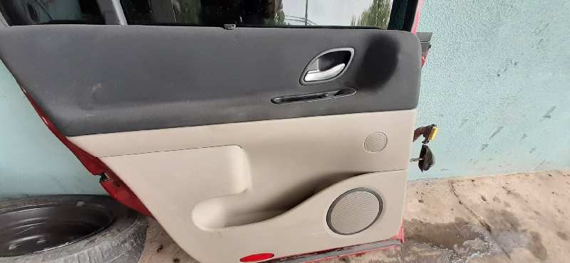 GUARNECIDO PUERTA TRASERA IZQUIERDA