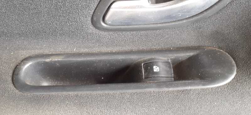 MANDO ELEVALUNAS TRASERO IZQUIERDO