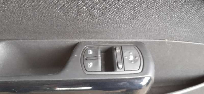 ELEVALUNAS DELANTERO IZQUIERDO