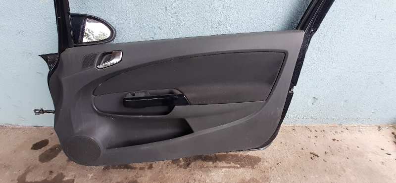 GUARNECIDO PUERTA DELANTERA DERECHA