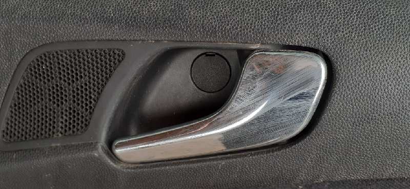 MANETA INTERIOR DELANTERA DERECHA