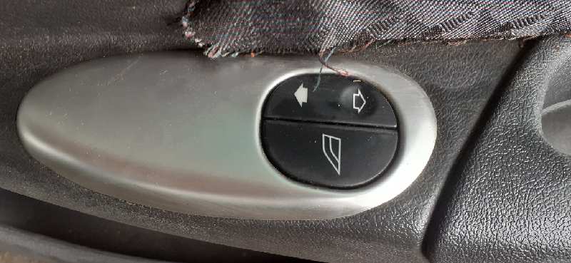 ELEVALUNAS DELANTERO DERECHO