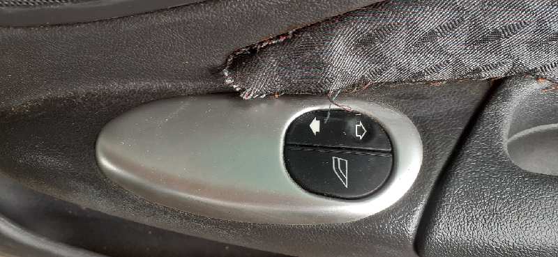 MANDO ELEVALUNAS DELANTERO DERECHO