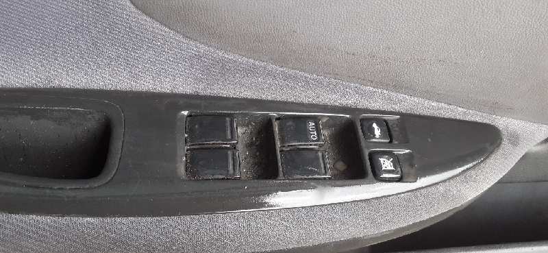 ELEVALUNAS DELANTERO IZQUIERDO