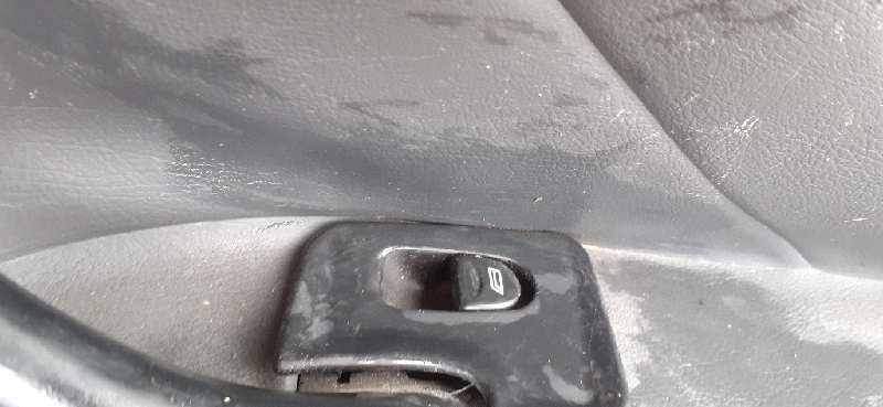 ELEVALUNAS DELANTERO DERECHO