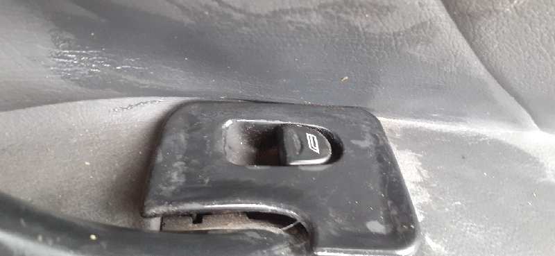 MANDO ELEVALUNAS DELANTERO DERECHO ALFA ROMEO GT (125)