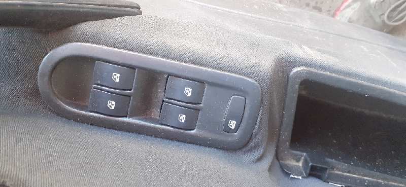 MANDO ELEVALUNAS DELANTERO IZQUIERDO 