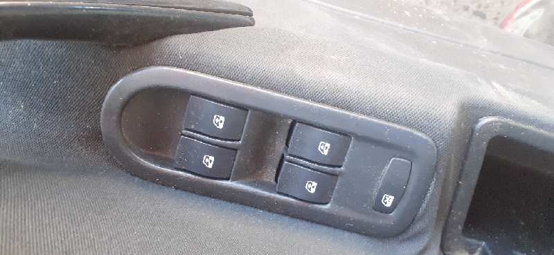 ELEVALUNAS DELANTERO IZQUIERDO