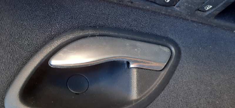 MANETA INTERIOR DELANTERA IZQUIERDA