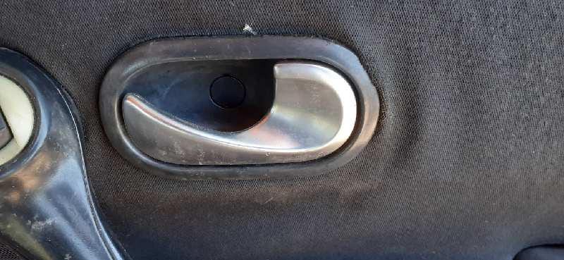 MANETA INTERIOR DELANTERA DERECHA