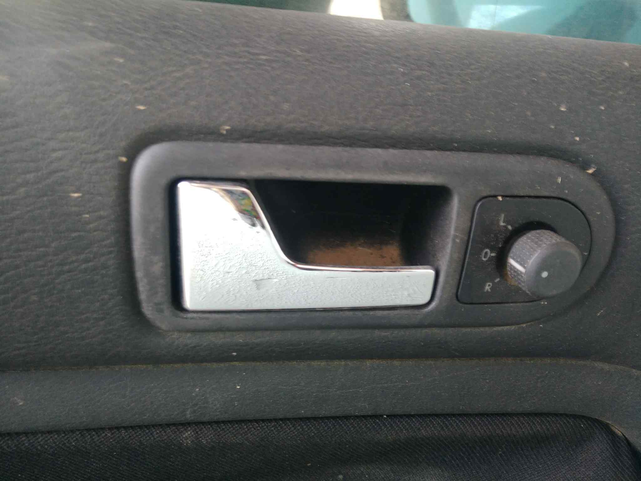 MANETA INTERIOR DELANTERA IZQUIERDA