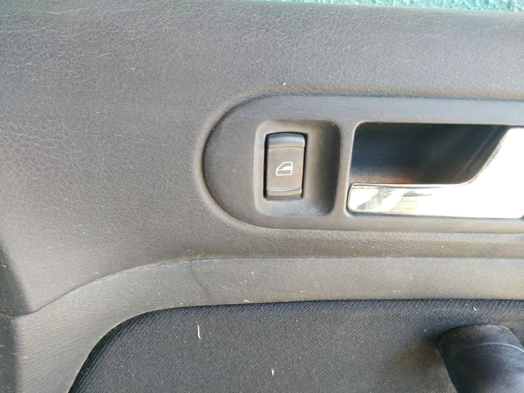 MANDO ELEVALUNAS DELANTERO DERECHO