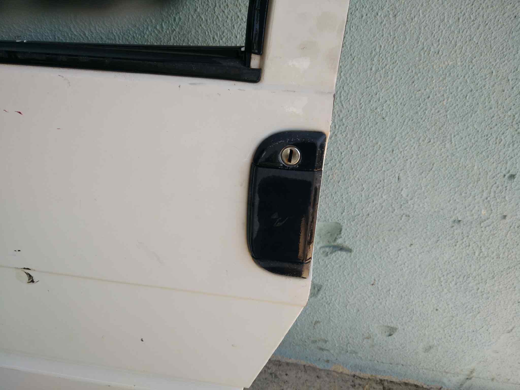 MANETA EXTERIOR DELANTERA IZQUIERDA