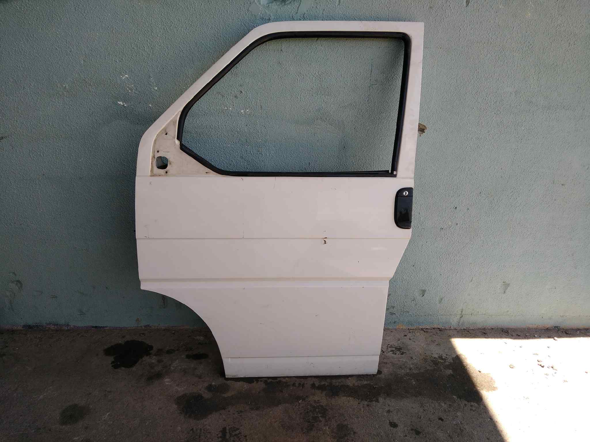 PUERTA DELANTERA IZQUIERDA