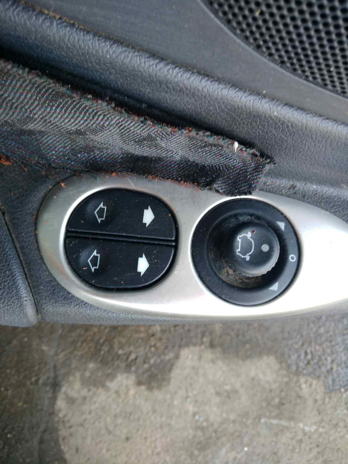 ELEVALUNAS DELANTERO IZQUIERDO