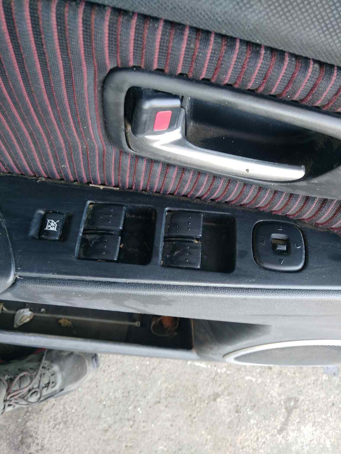 MANDO ELEVALUNAS DELANTERO IZQUIERDO  MAZDA 3 BERLINA (BK)