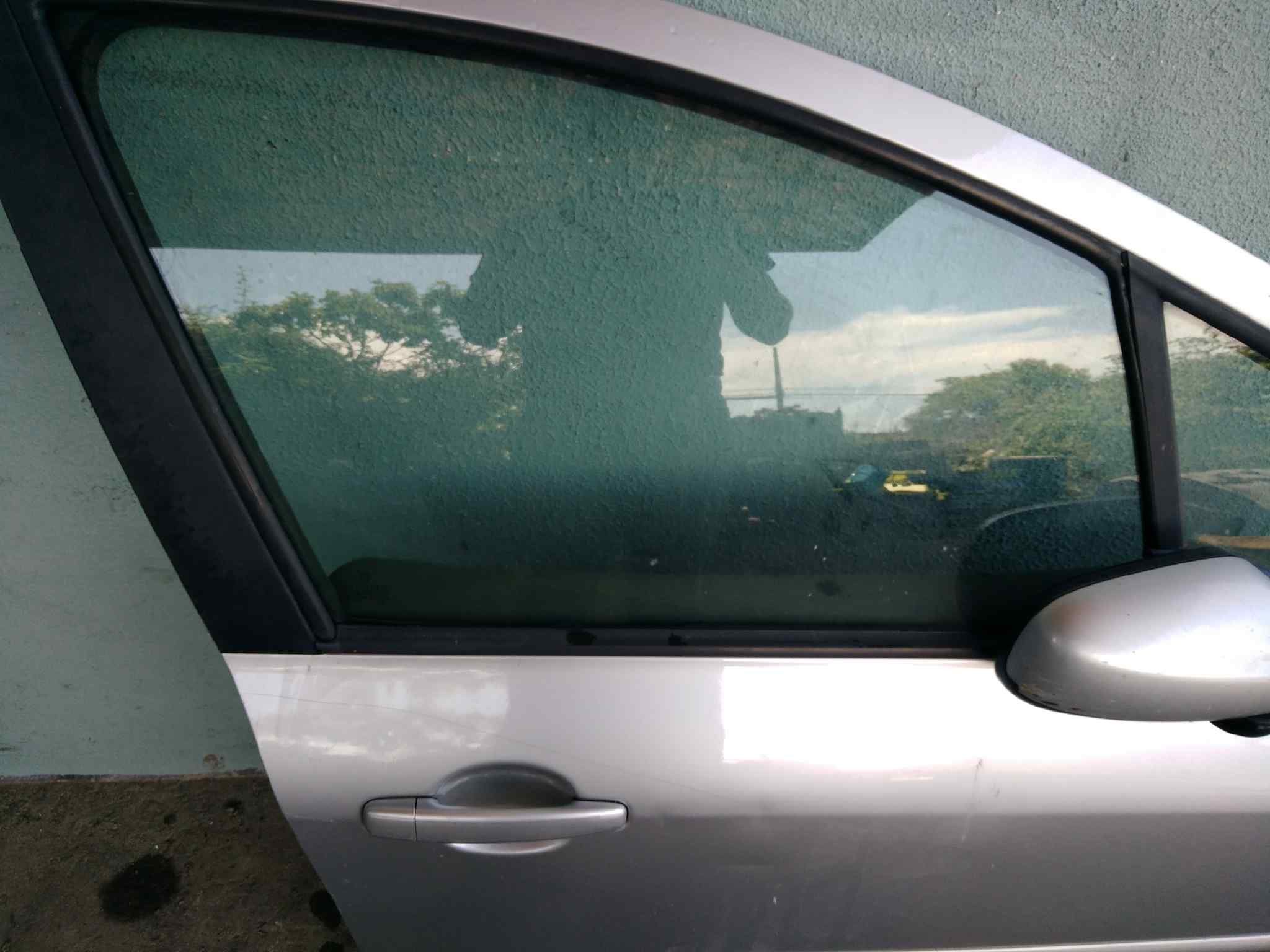 LUNA CUSTODIA DELANTERA DERECHA