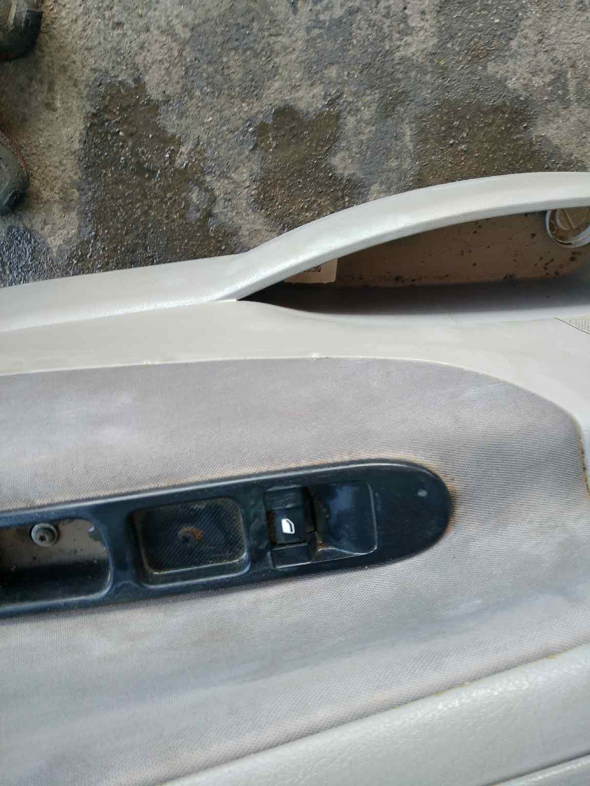 MANDO ELEVALUNAS DELANTERO DERECHO