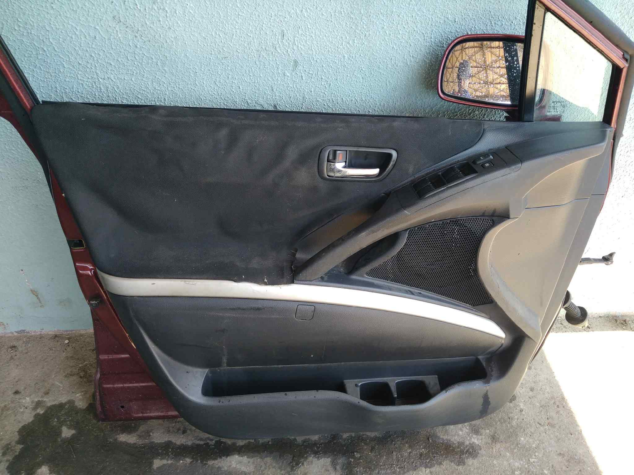 GUARNECIDO PUERTA DELANTERA IZQUIERDA