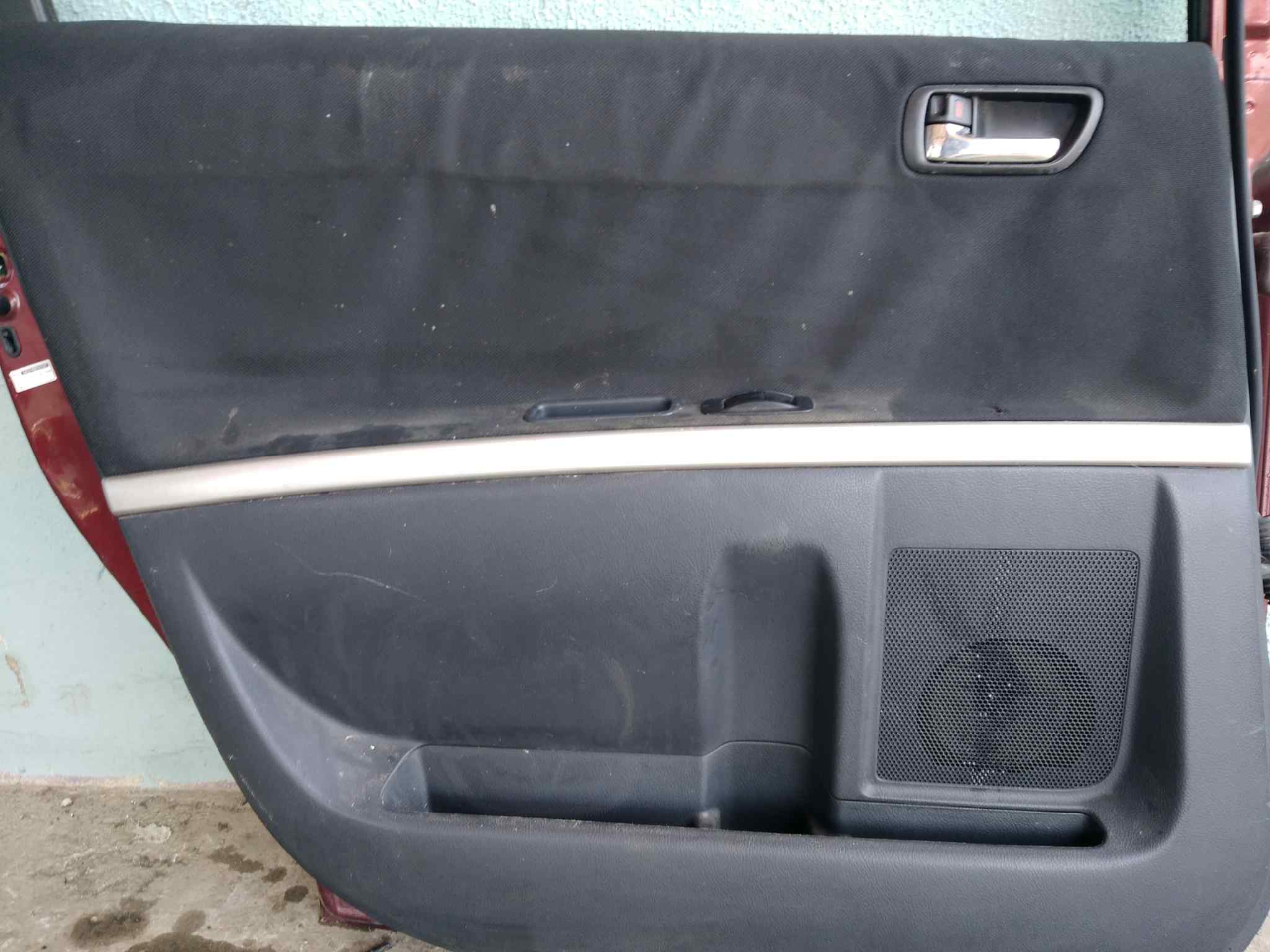 GUARNECIDO PUERTA TRASERA IZQUIERDA