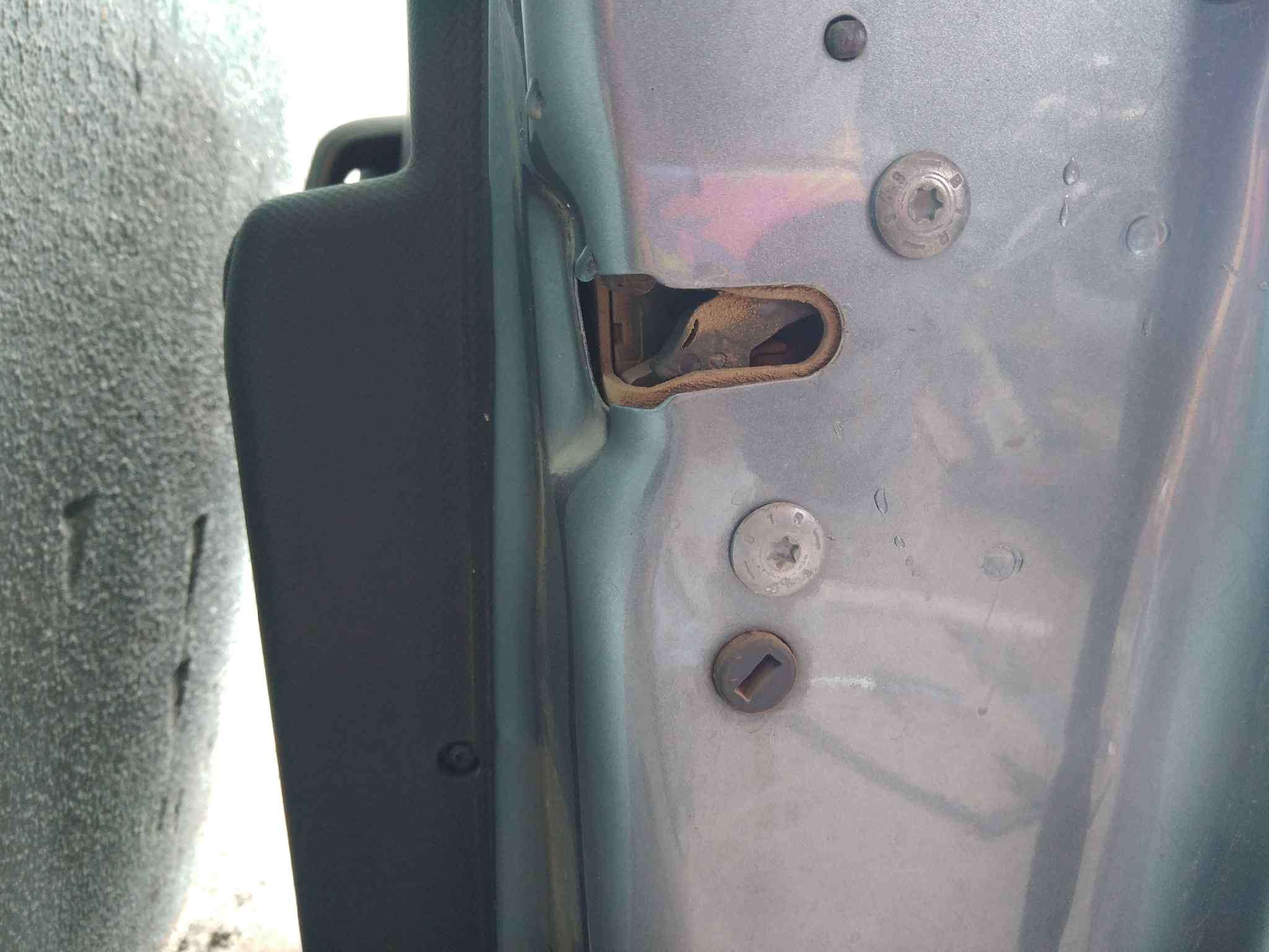 CERRADURA PUERTA DELANTERA DERECHA