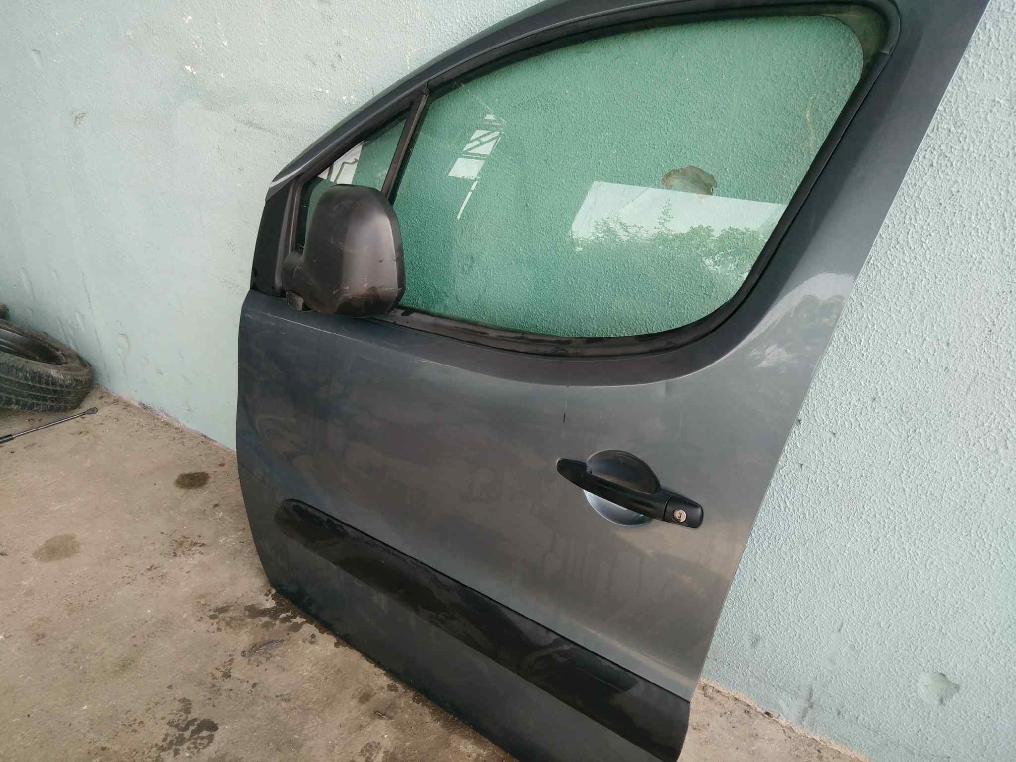 PUERTA DELANTERA IZQUIERDA