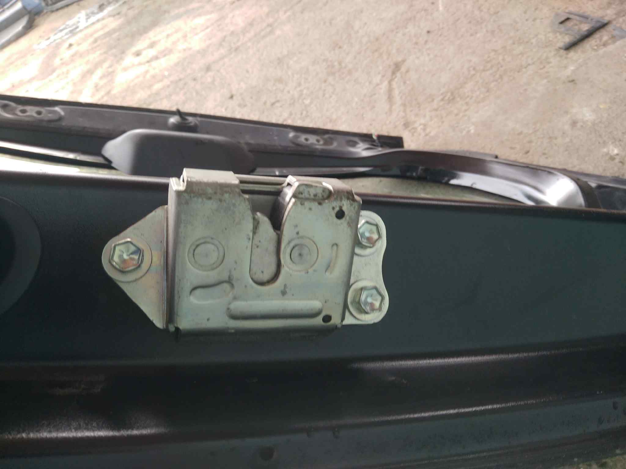 CERRADURA MALETERO / PORTON