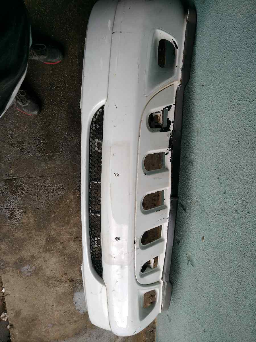 PARAGOLPES DELANTERO